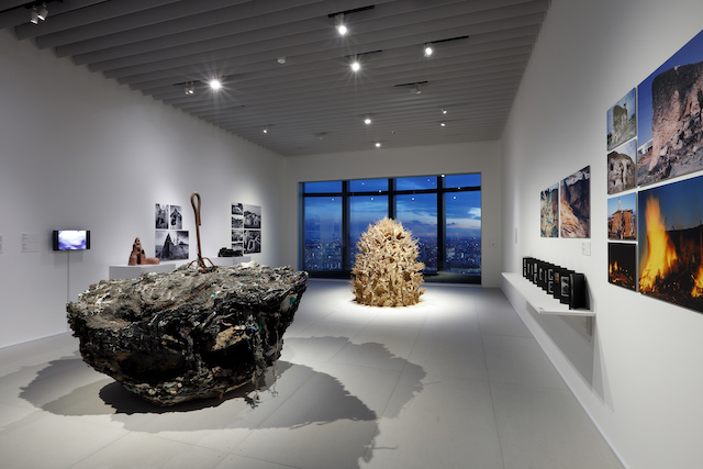 森美術館開館20周年記念展「私たちのエコロジー：地球という惑星を生きるために」会場風景