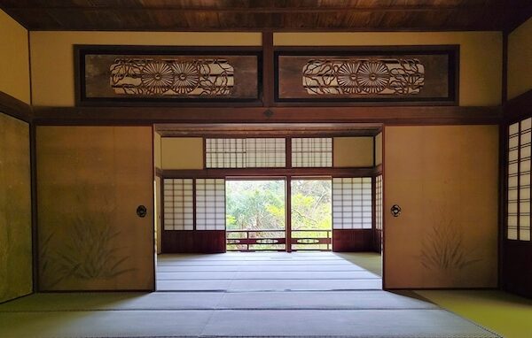 三溪園 園内の重要文化財・旧東慶寺仏殿と月華殿 の内部をGWの期間限定で公開